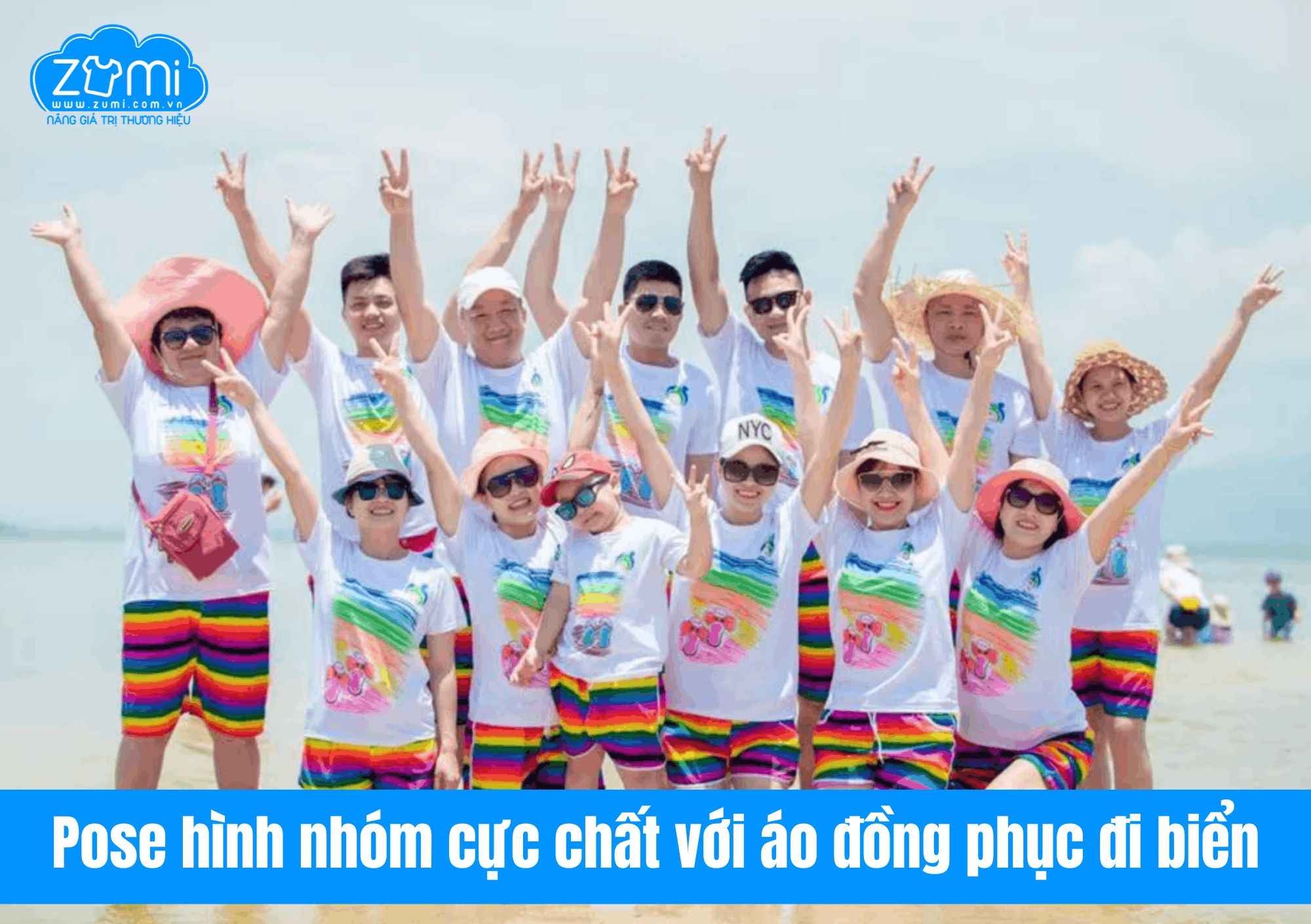 Tips pose hình nhóm cực chất với áo đồng phục khi đi biển